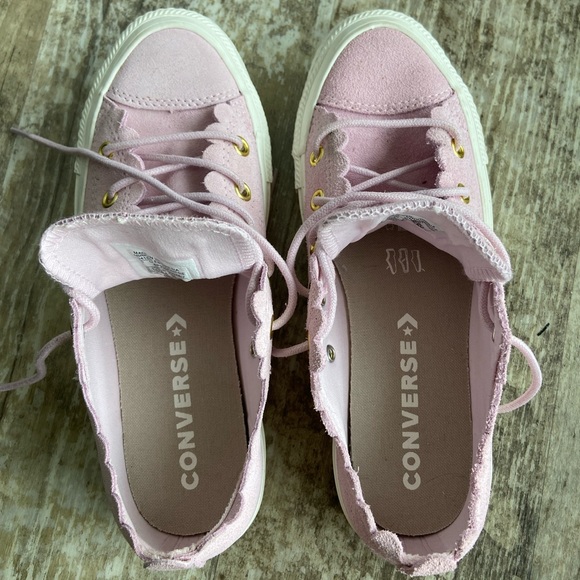 Clean {Converse}! - Picture 4 of 8